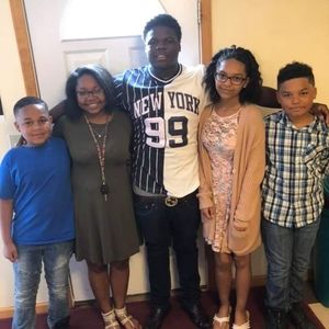 Meet your Posher, Deanthony